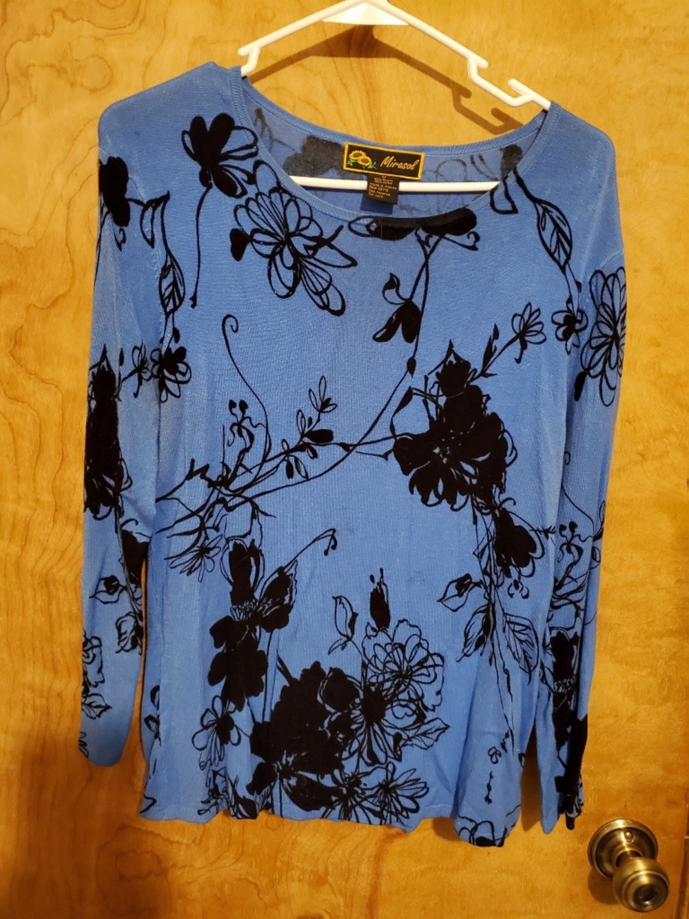 #778 Women's sweater by Mirasol